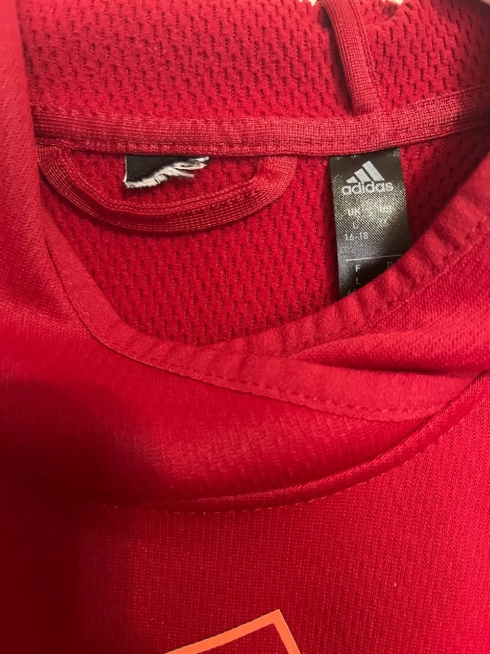 adidas chest 42”